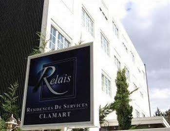 Au Relais De Clamart เลอเปลซีส์-โรแบงซง ภายนอก รูปภาพ